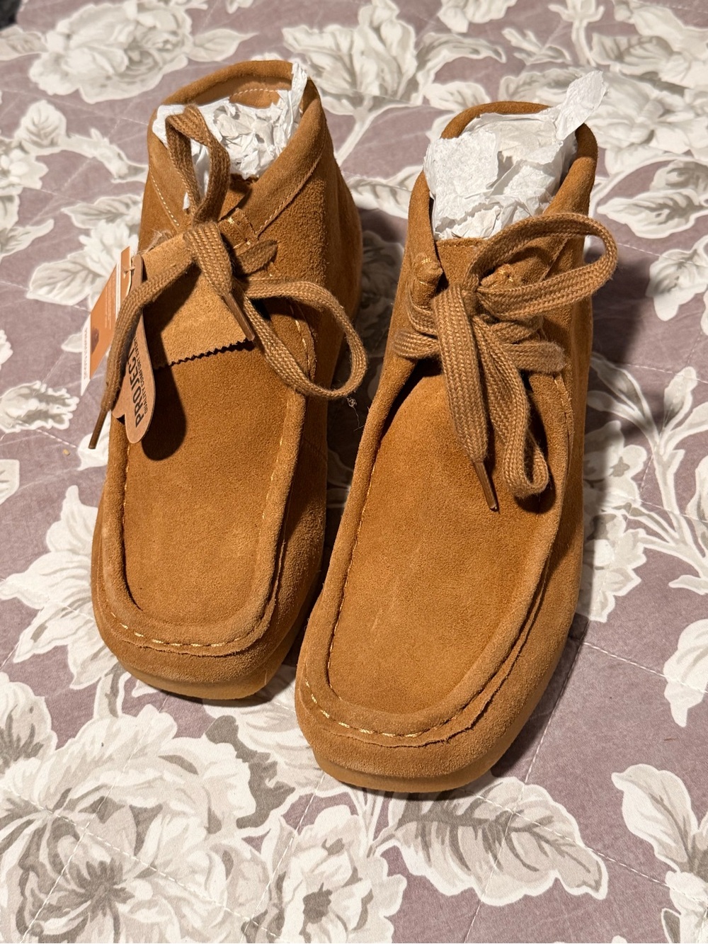 New Women’s Suede Chukka Boot in Chestnut - Brand: